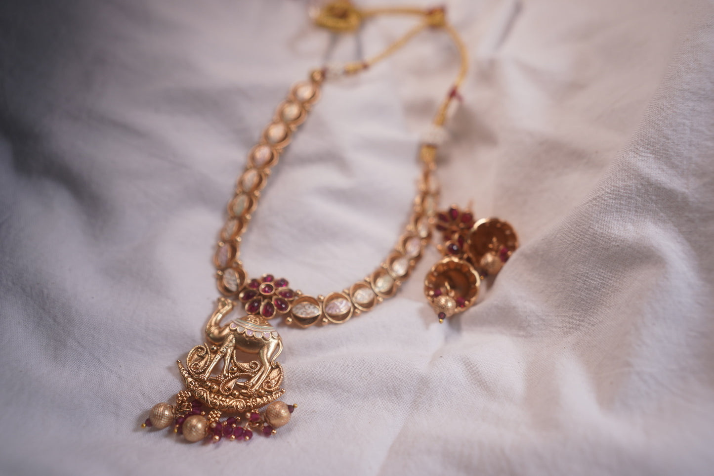 Gothica Desert Sovereign Necklace set